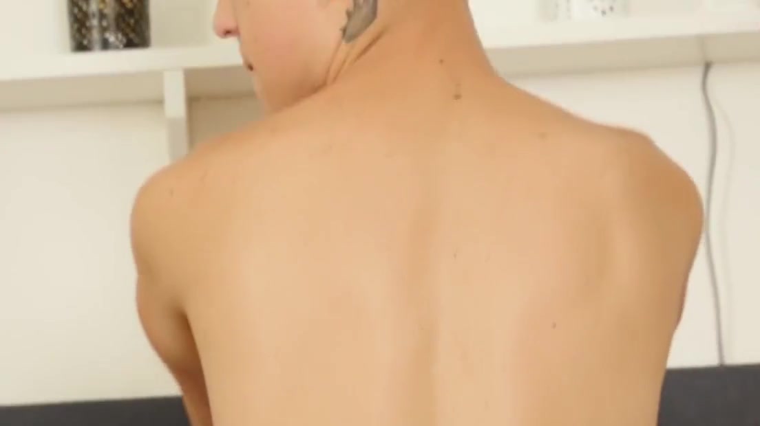 Boyfun - Jake Olsen Bareback Fucks Max Trey