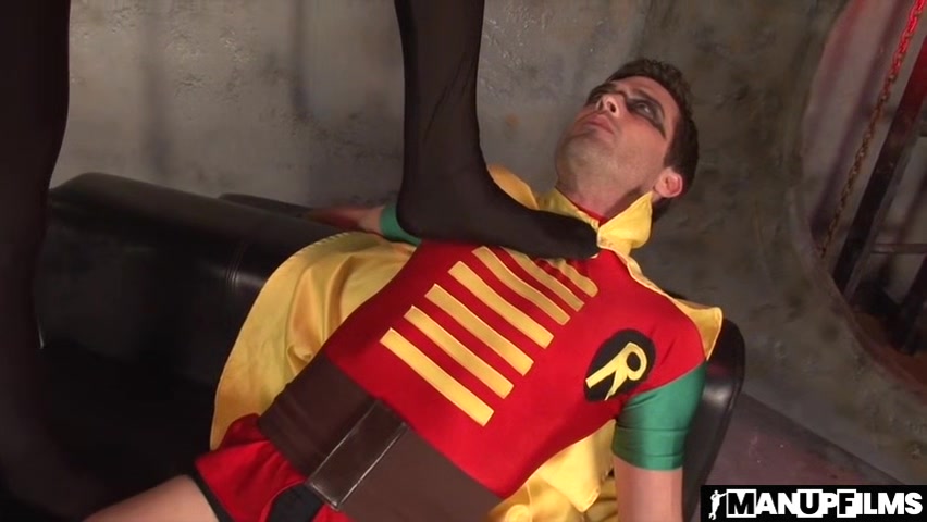Lance Hart Worships Brock Avery Foot Before Sensual Blowjob
