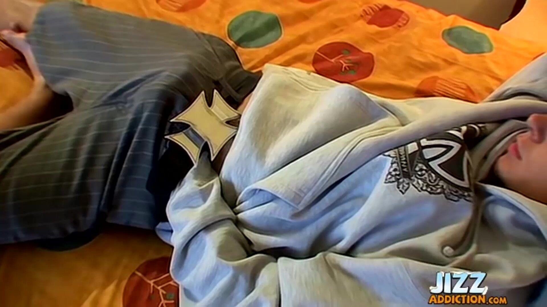 Hot Kelly Cooper Wanking Solo While Wearing A Condom