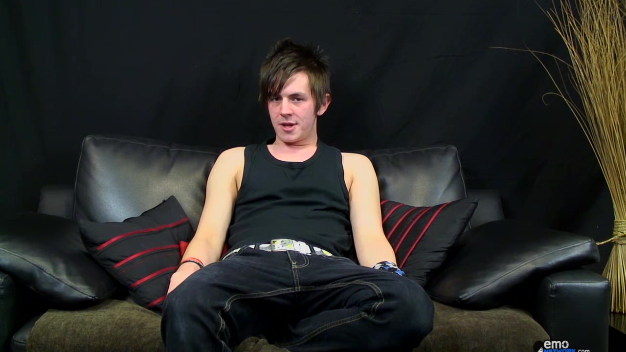 Sexy Emo Twink Zacharry Starr Makes His Debut Wank Stand Out