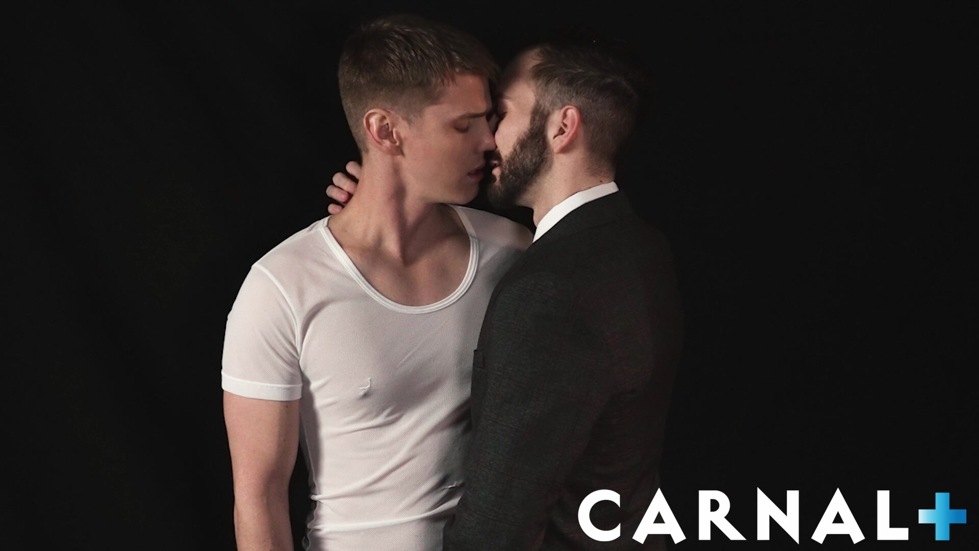 MasonicBoys Hot sexy suited DILF Tucker Barrett barebacks cute twink