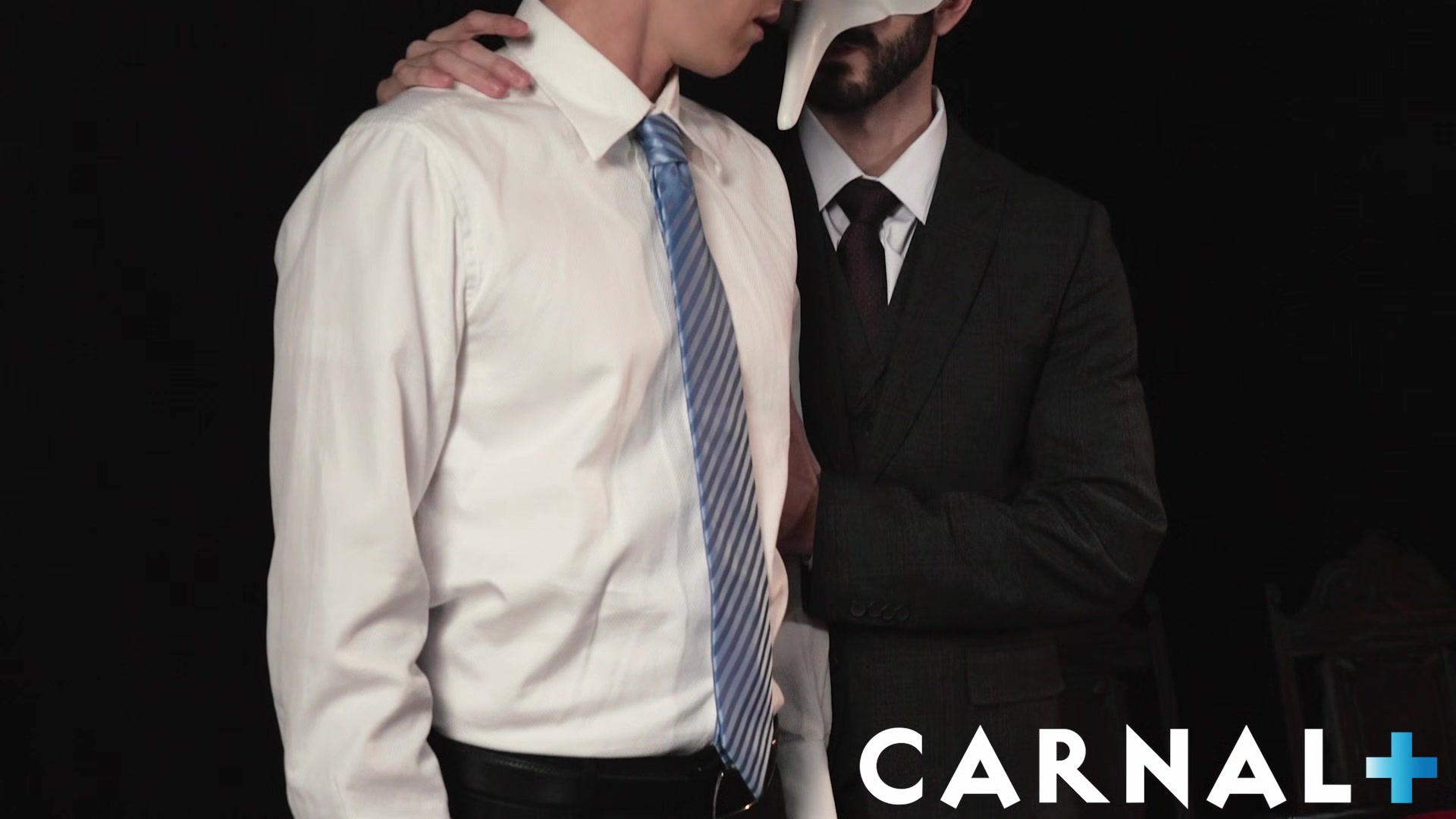 MasonicBoys Hot sexy suited DILF Tucker Barrett barebacks cute twink
