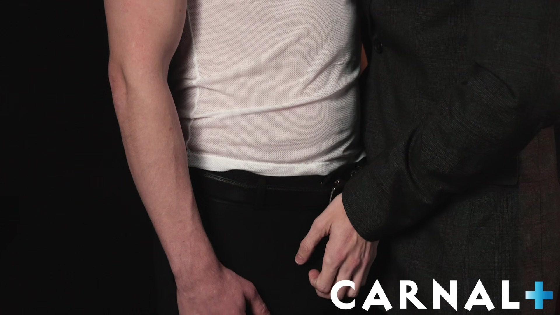 MasonicBoys Hot sexy suited DILF Tucker Barrett barebacks cute twink