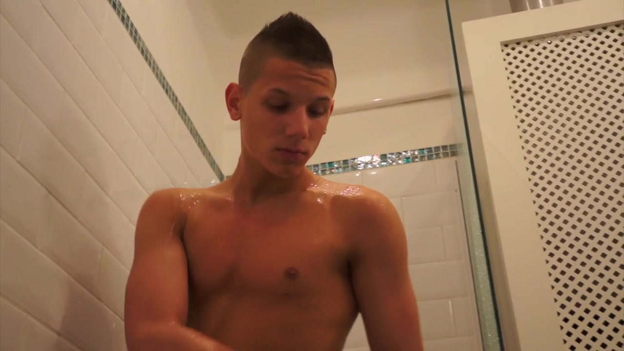 Jaxon's Big Bum Tanned and Sucks Daddy for Cash