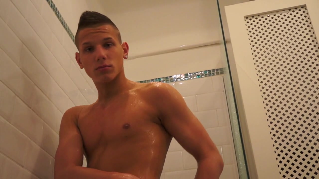 Jaxon's Big Bum Tanned and Sucks Daddy for Cash