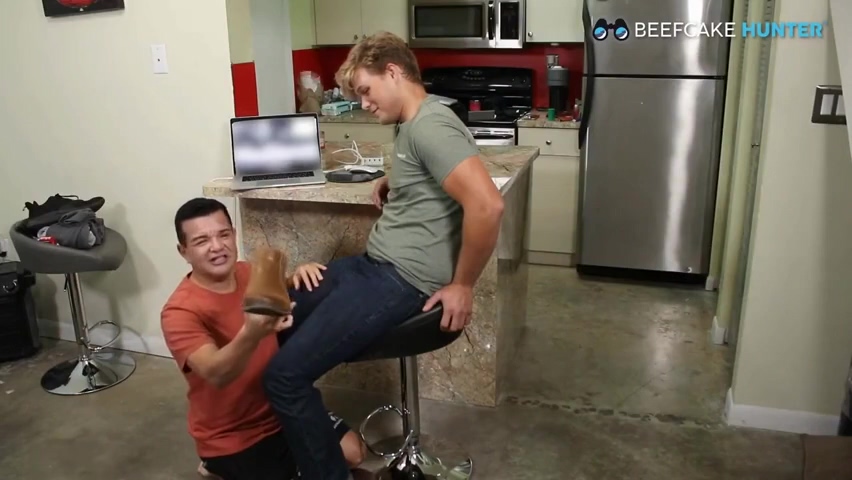 Beefcake Gavin Anal