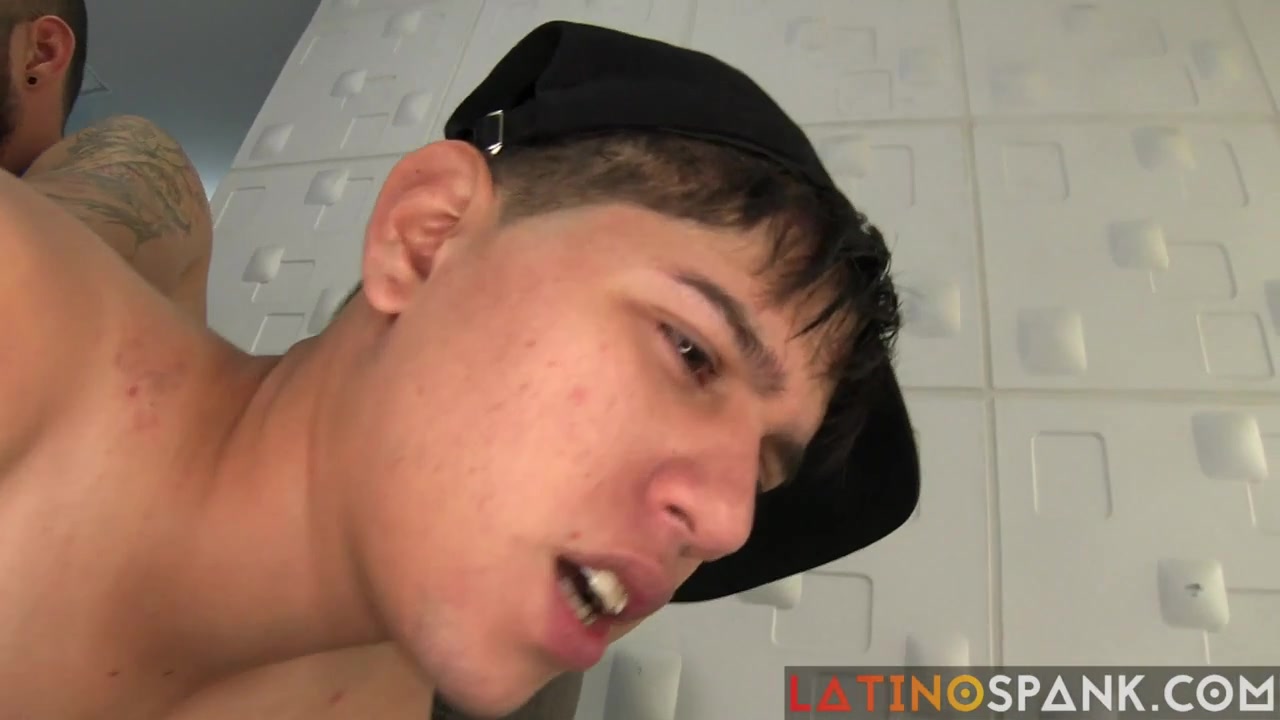 Teen's Tiny Asshole Wrecked