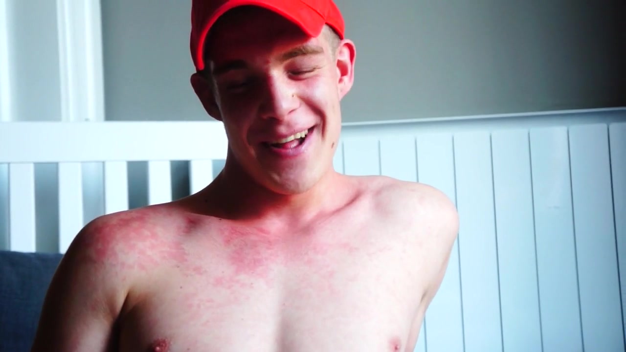 Cheecky round ass twink smacked by daddy