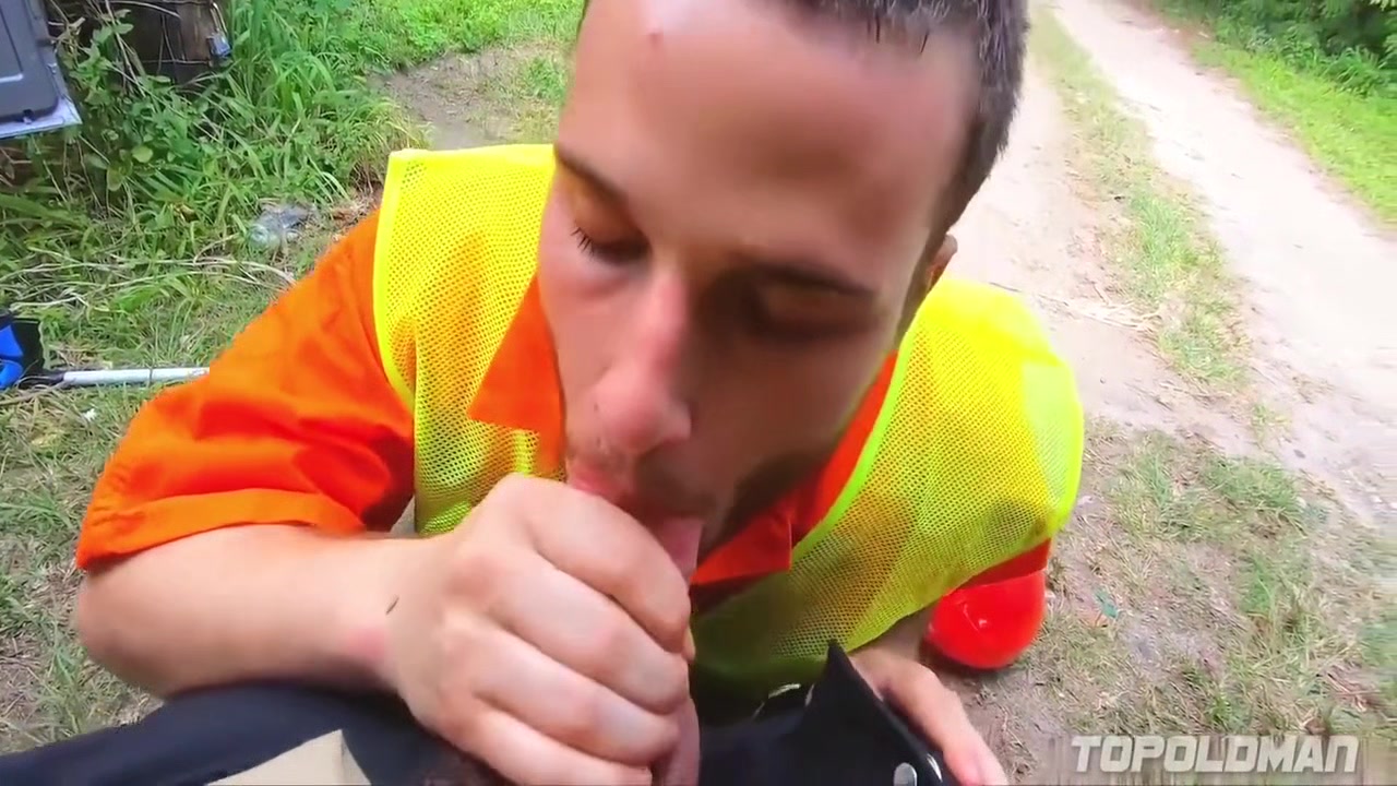 The Man Was Taking Out The Trash When The Boss Called Him Back To The Car To Suck His Huge Cock 12 Min