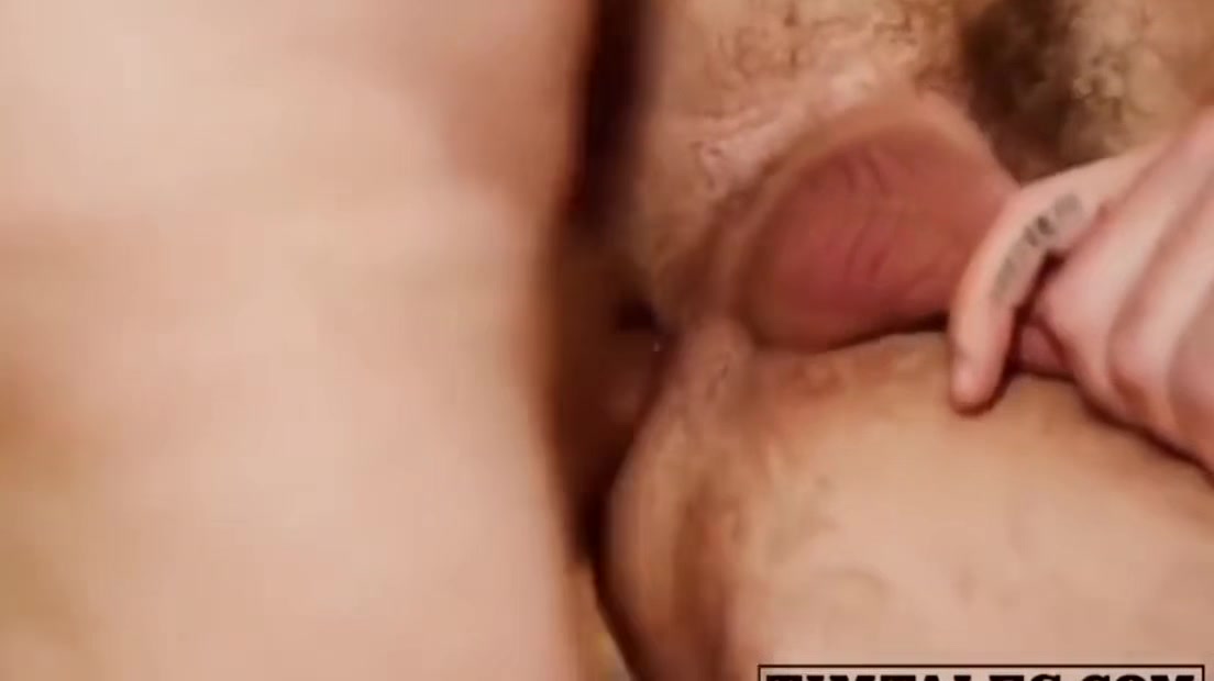 Barbudo Tatuado Levando Muita Rola Grossa No Cu 27 Min