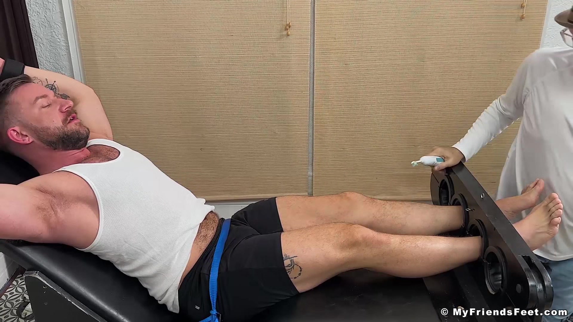 Hayden Hunter Gets Some Tickle Pleasure From Mature DILF