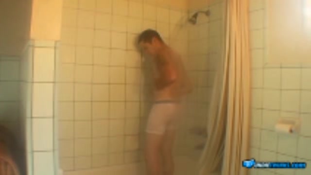 Twink Grant Hiller Spiced Up His Bath Time Stroking His Cock