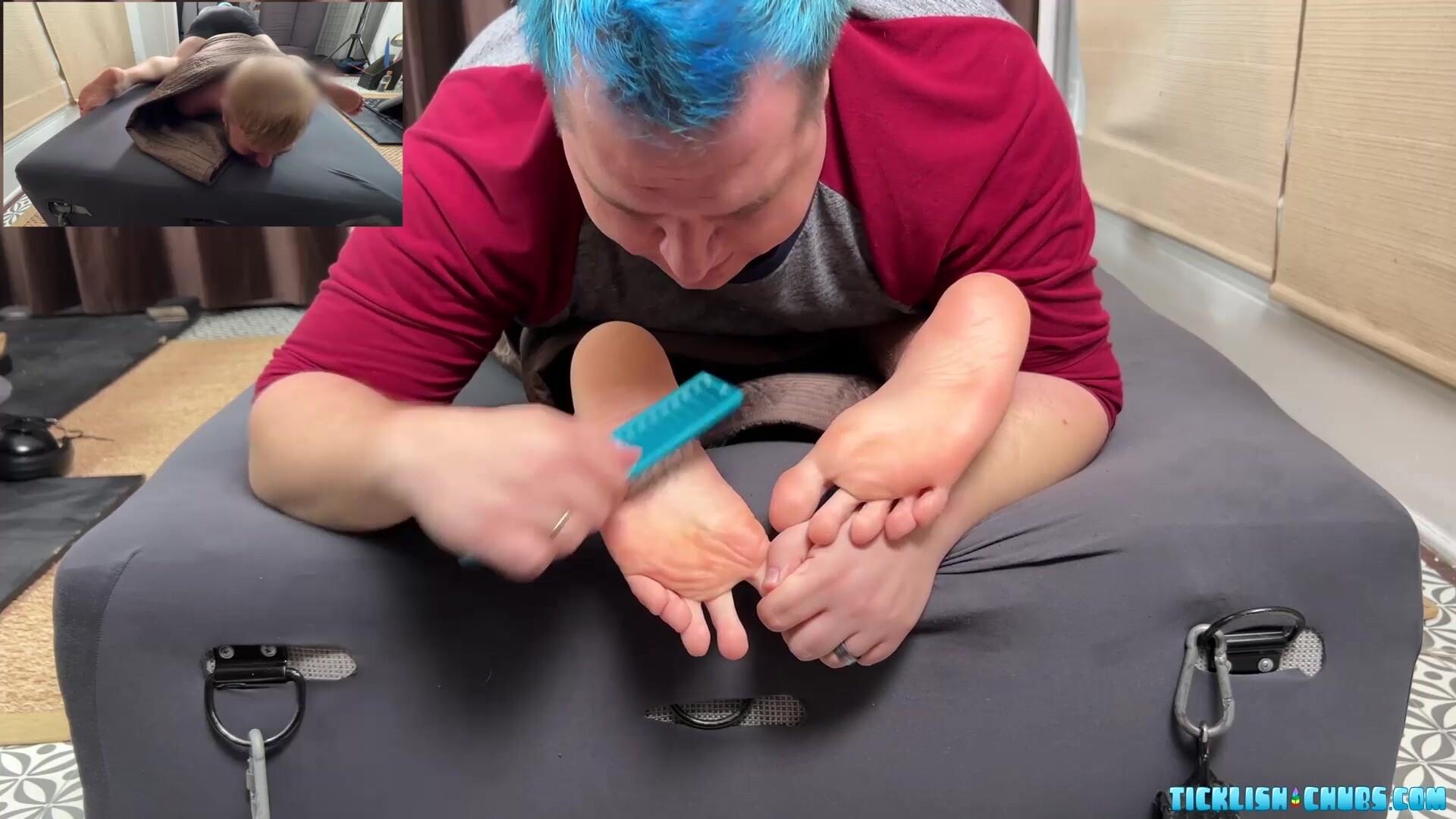 Bear Daddy Matt Wraps Sub Ryder And Tickles His Bare Feet