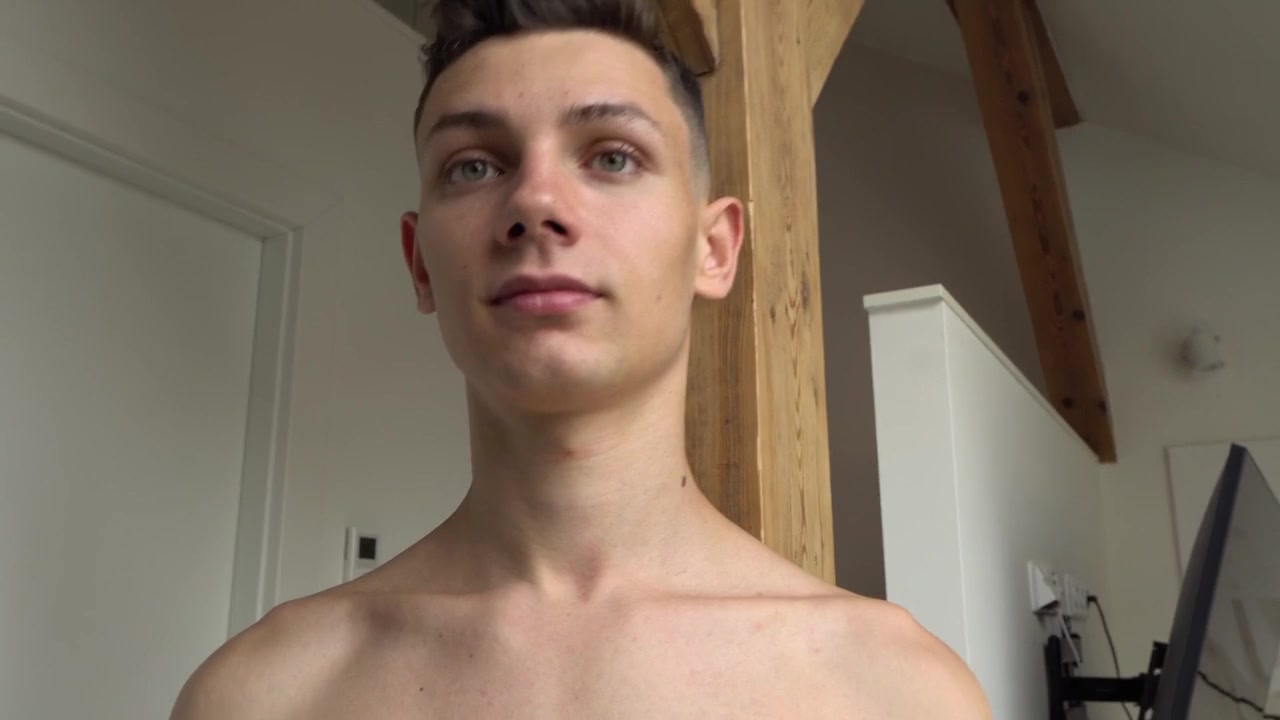Arrogant twink gets a taste of his own medicine