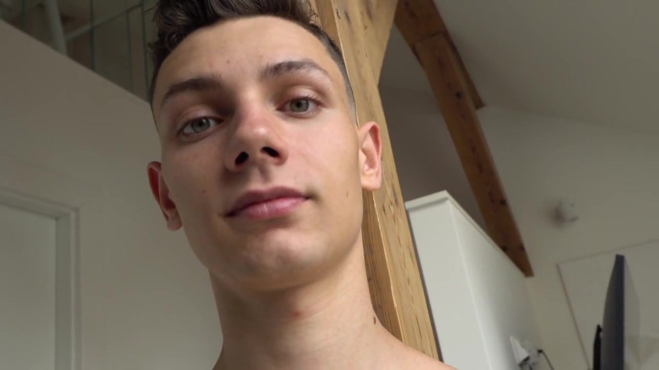 Arrogant twink gets a taste of his own medicine