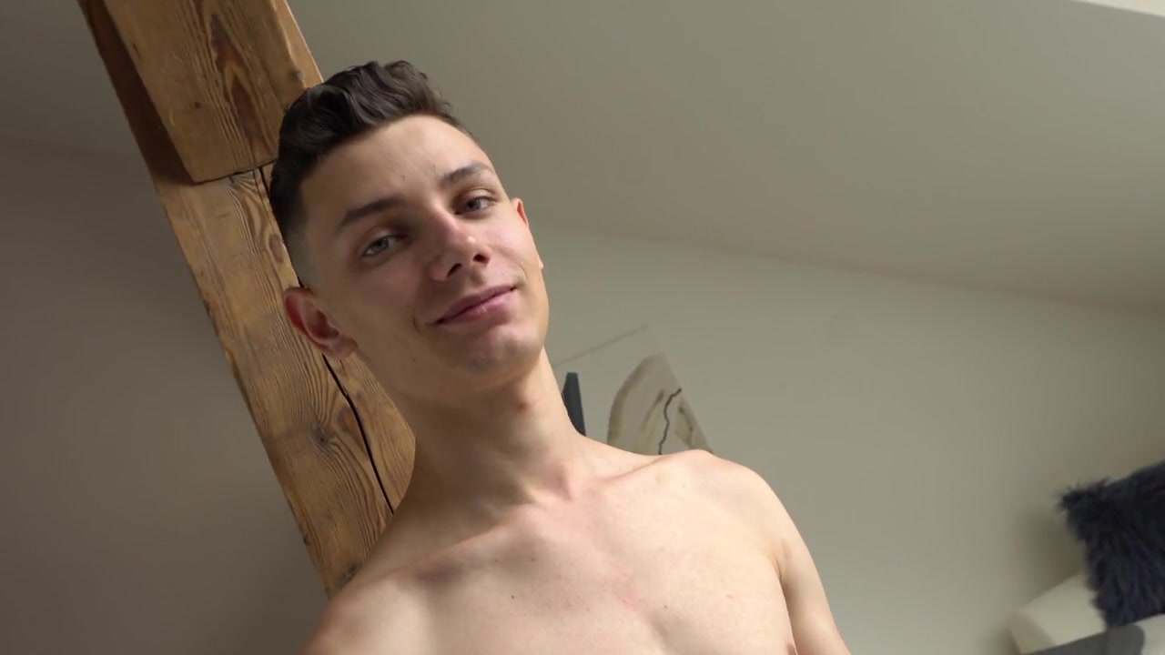 Pig boy gives Muscle pup a burning hot ass