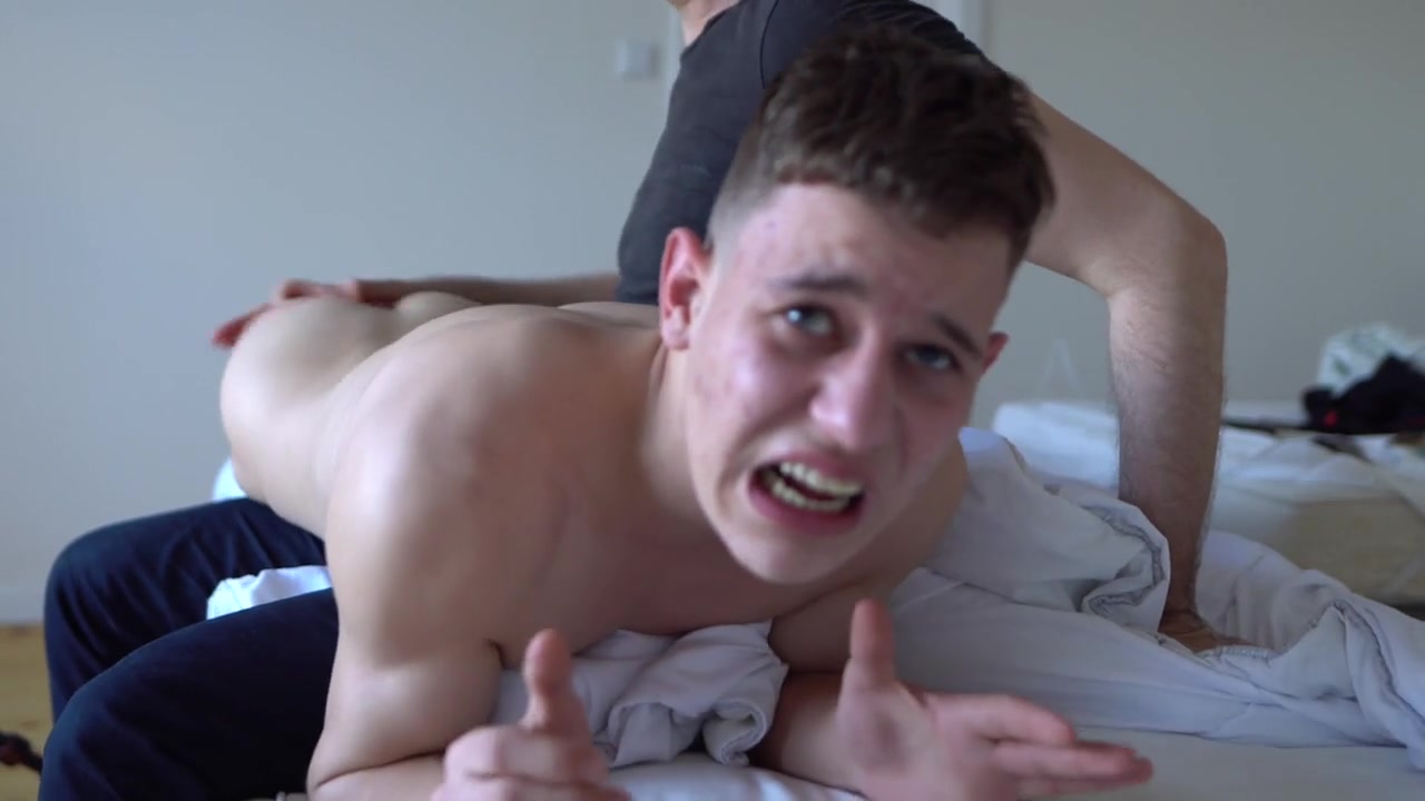 Twink shows-off his freshly shaved cheeks
