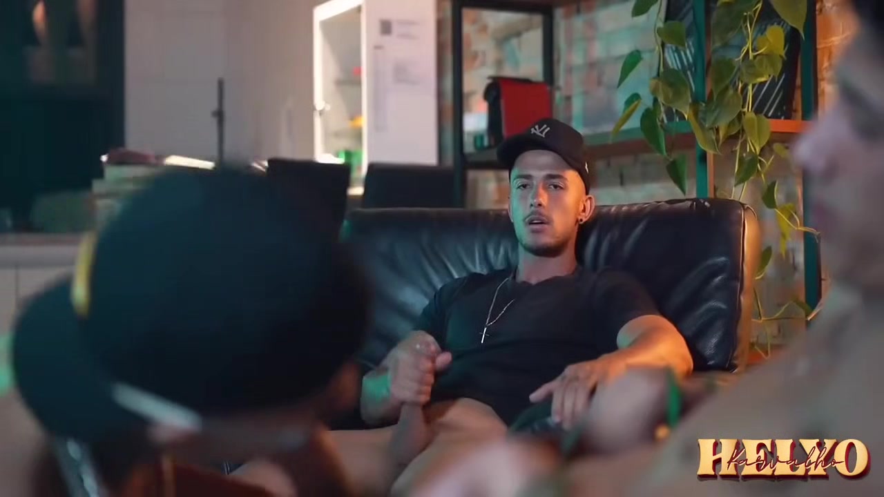 Os Gemeos Me Mostrou As Rolas Pra Mim Avaliar Se O Tamanho Era Igual 22 Min