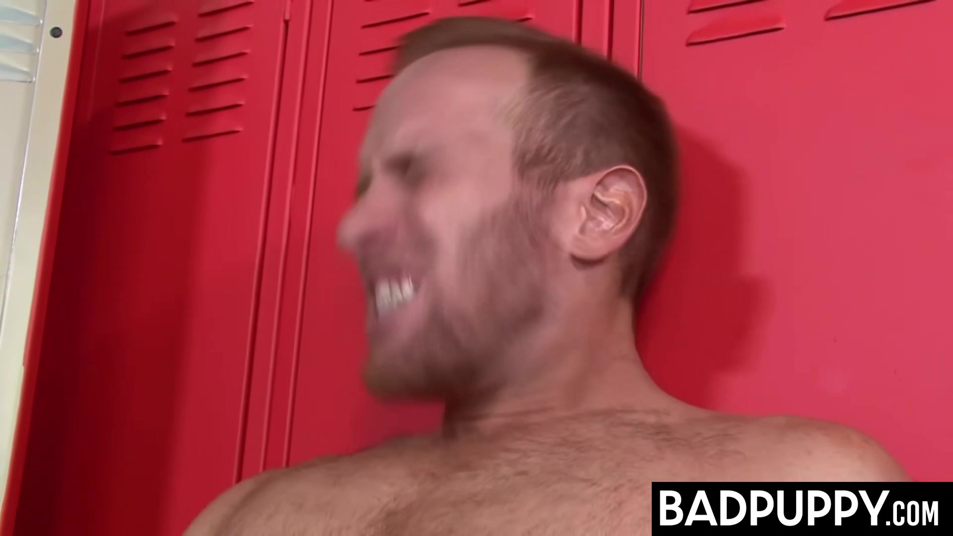 Steven Ponce And Ethan Slade Loves Locker Room Wet Scene