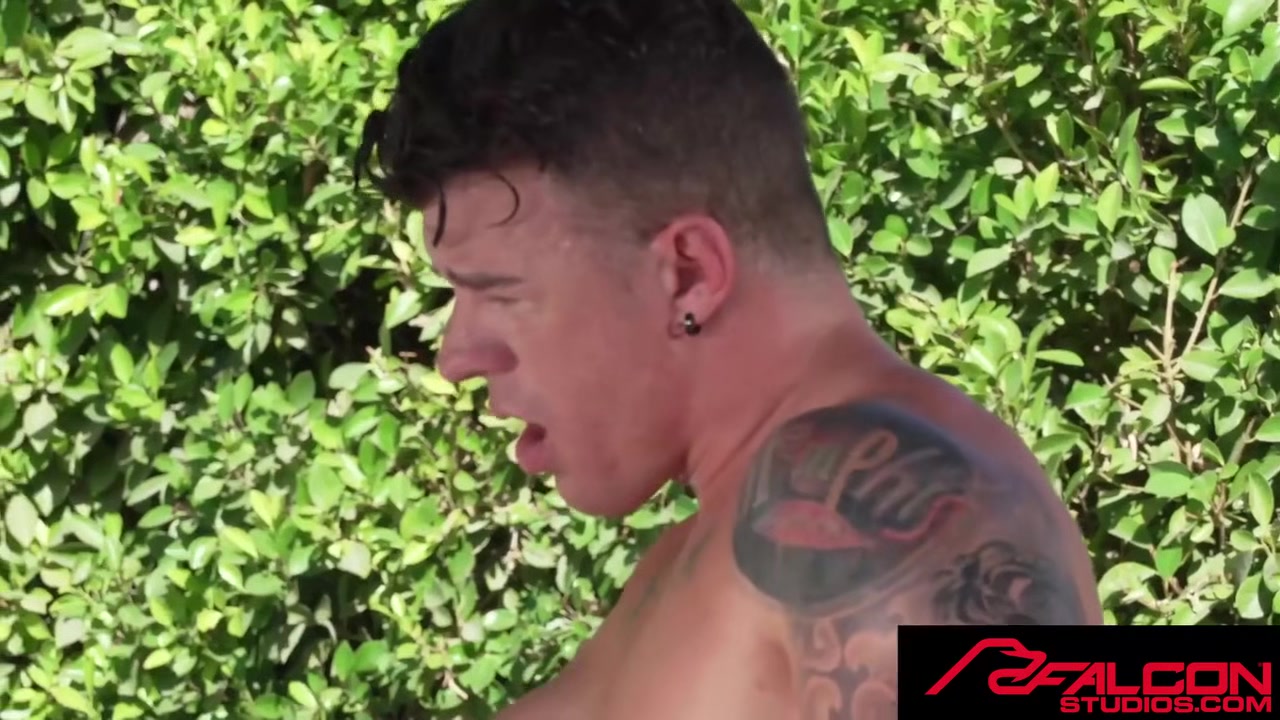 Smokin Hunk Joins Jocks In Juicy Threesome To Fuck Hard