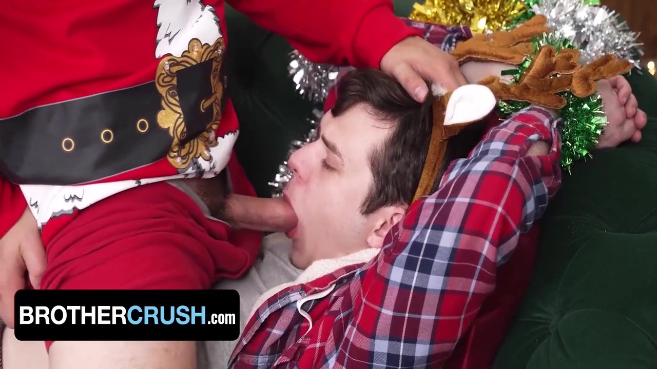 Stepbro Wasnt Helping With Christmas Decorations, So I Pounded His Lazy Ass Instead 17 Min