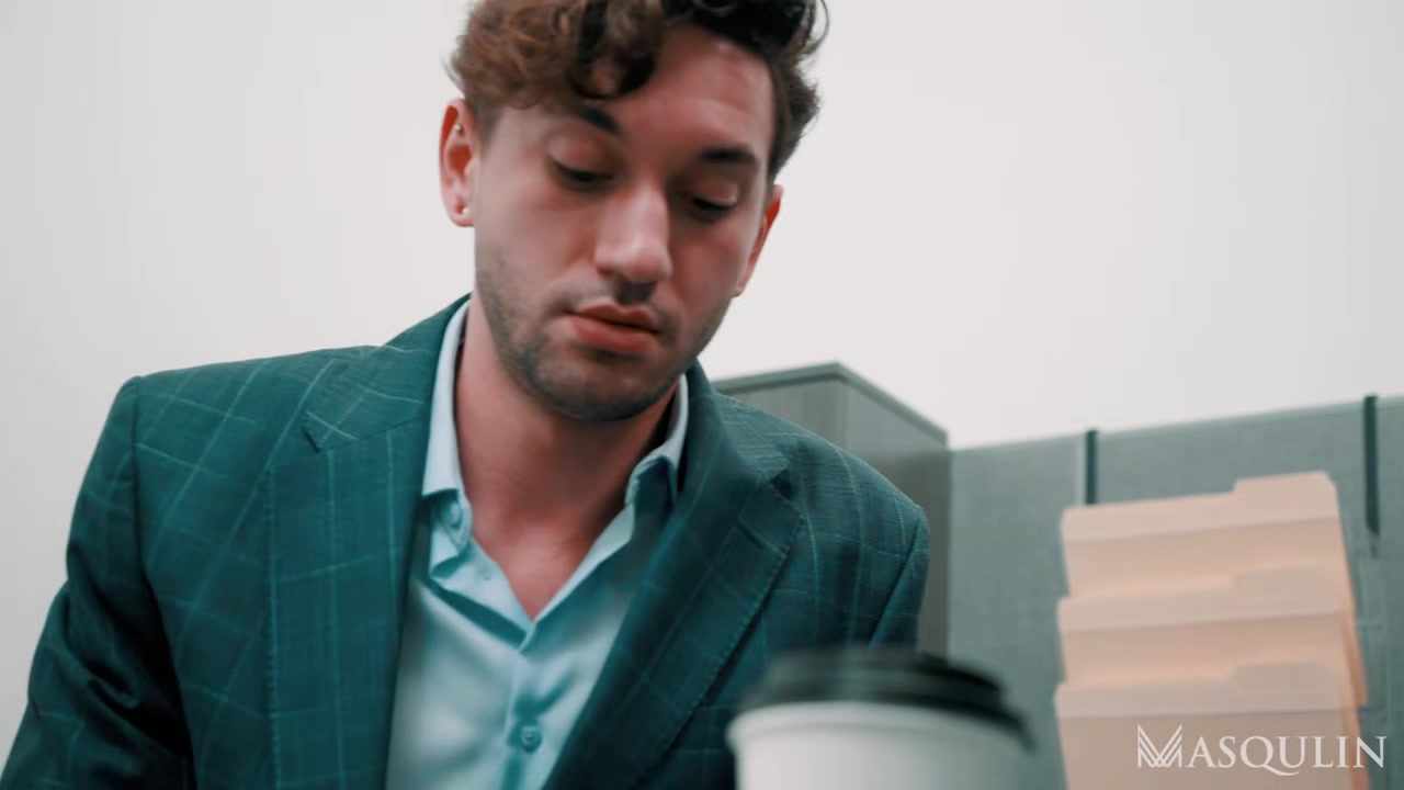 Fucking The Delivery Guy - Gay Bareback Video - Masqulin