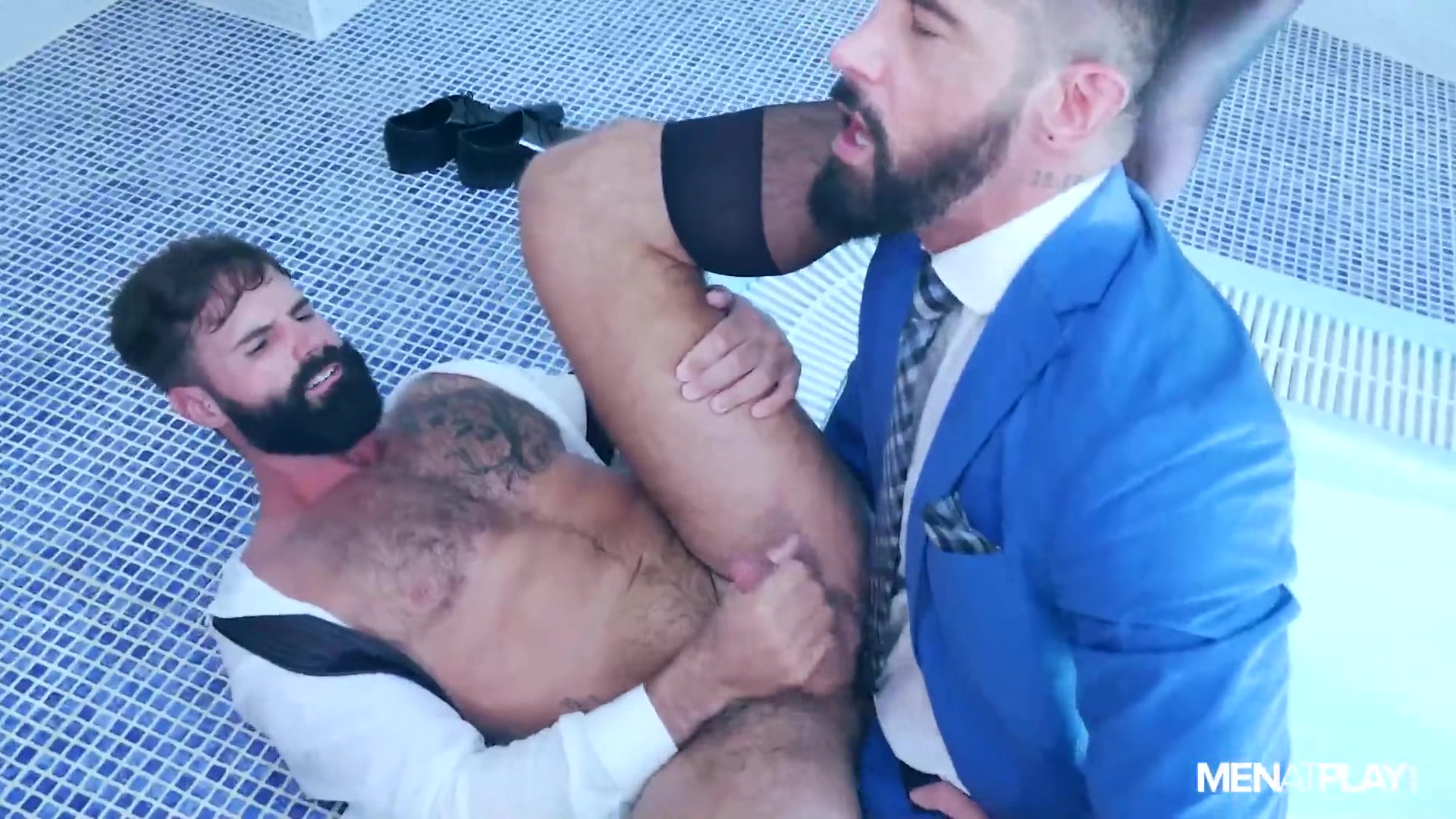 Wet Groomsman - MENatPLAY