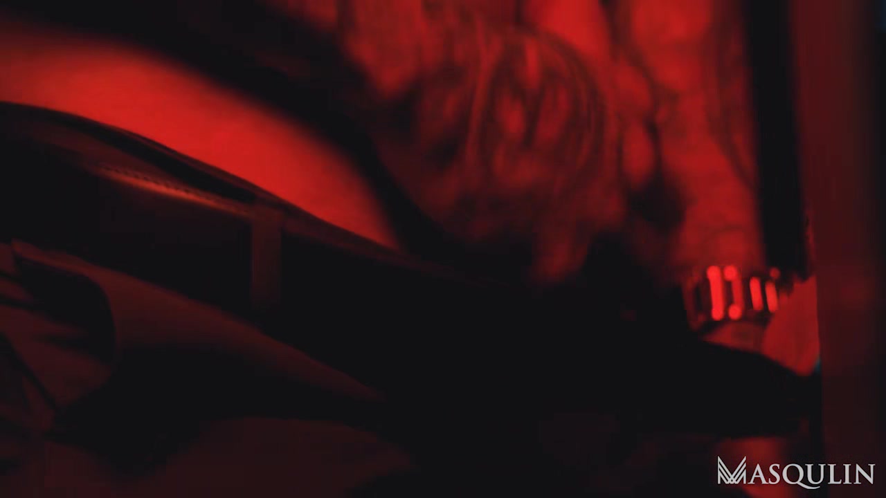 In The Shadow - Gay Bareback Video - Masqulin