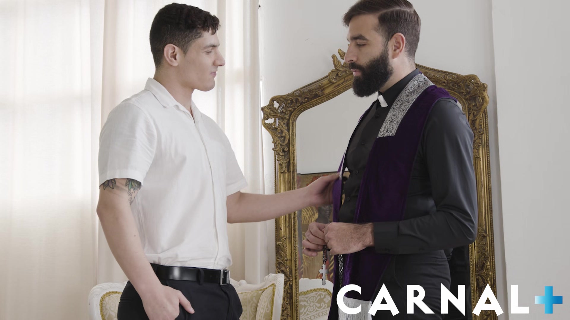 Staghomme Bastian Karim gets face fucked by hung Clergyman Leandro