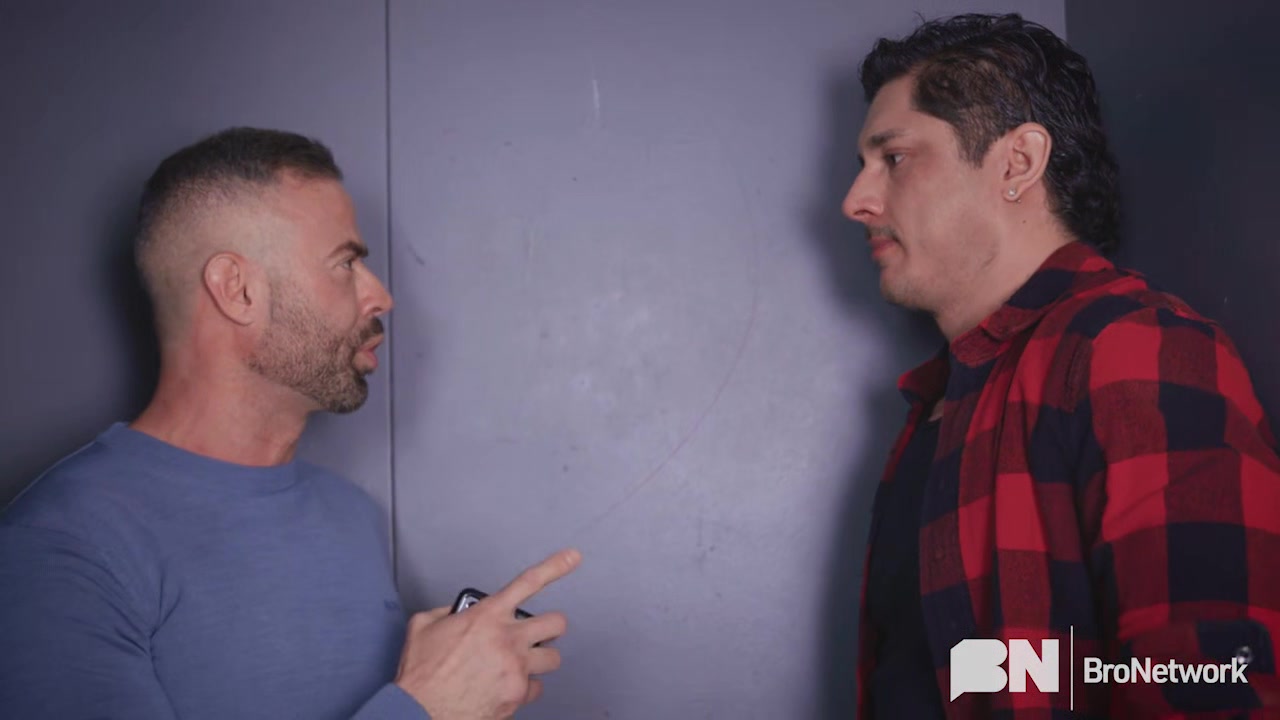 Elevator Jammed - Gay Bareback Video - Masqulin