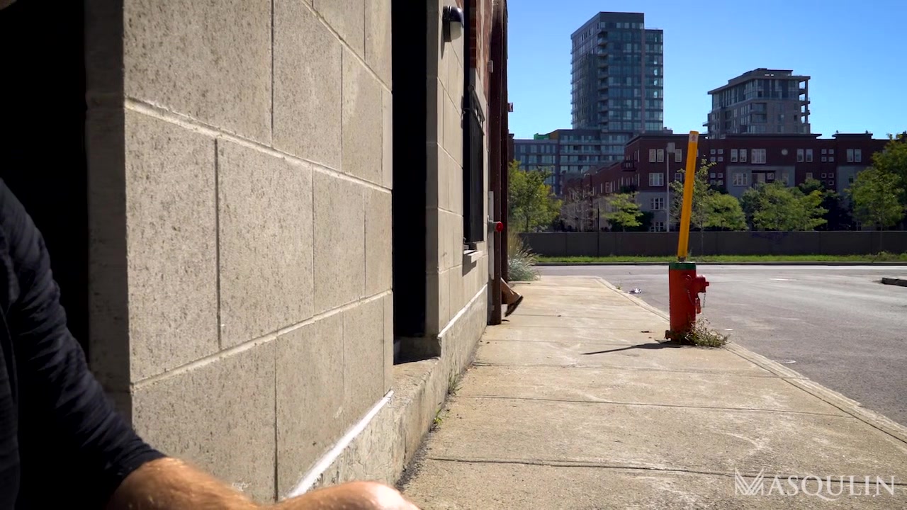 Hooking Up - Gay Bareback Video - Masqulin