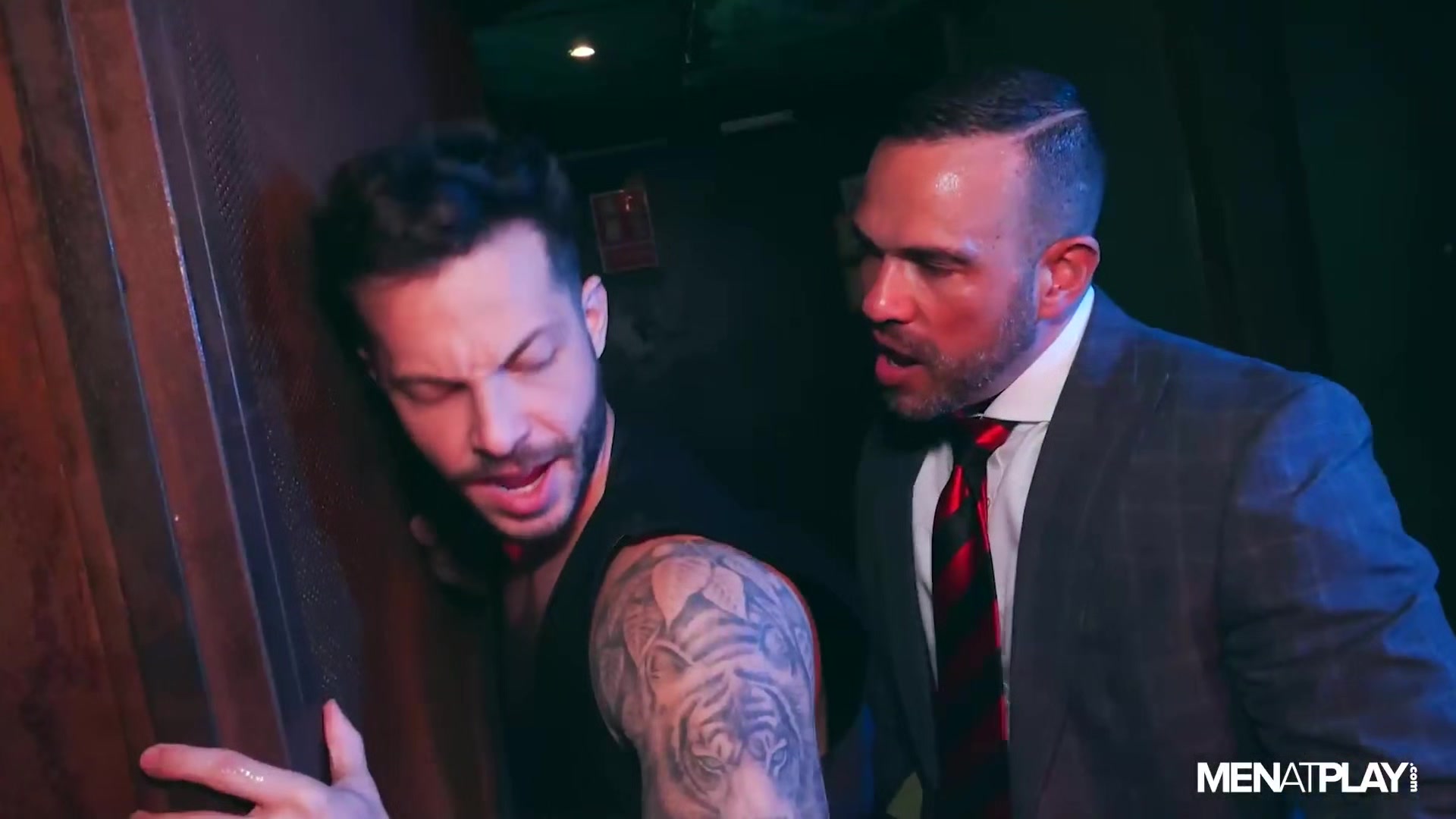 Cruising At Club-X 2 - MENatPLAY