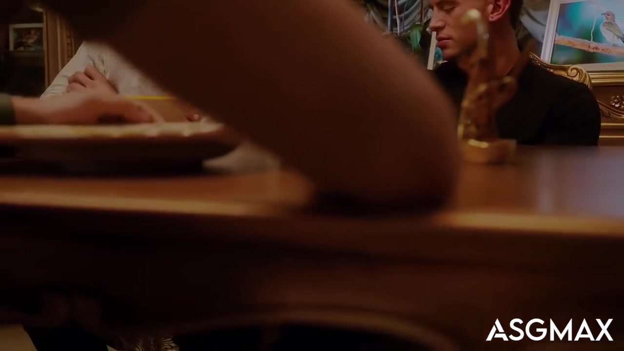 Hoss Kado Sneakily Jerked Off Under Dinner Table