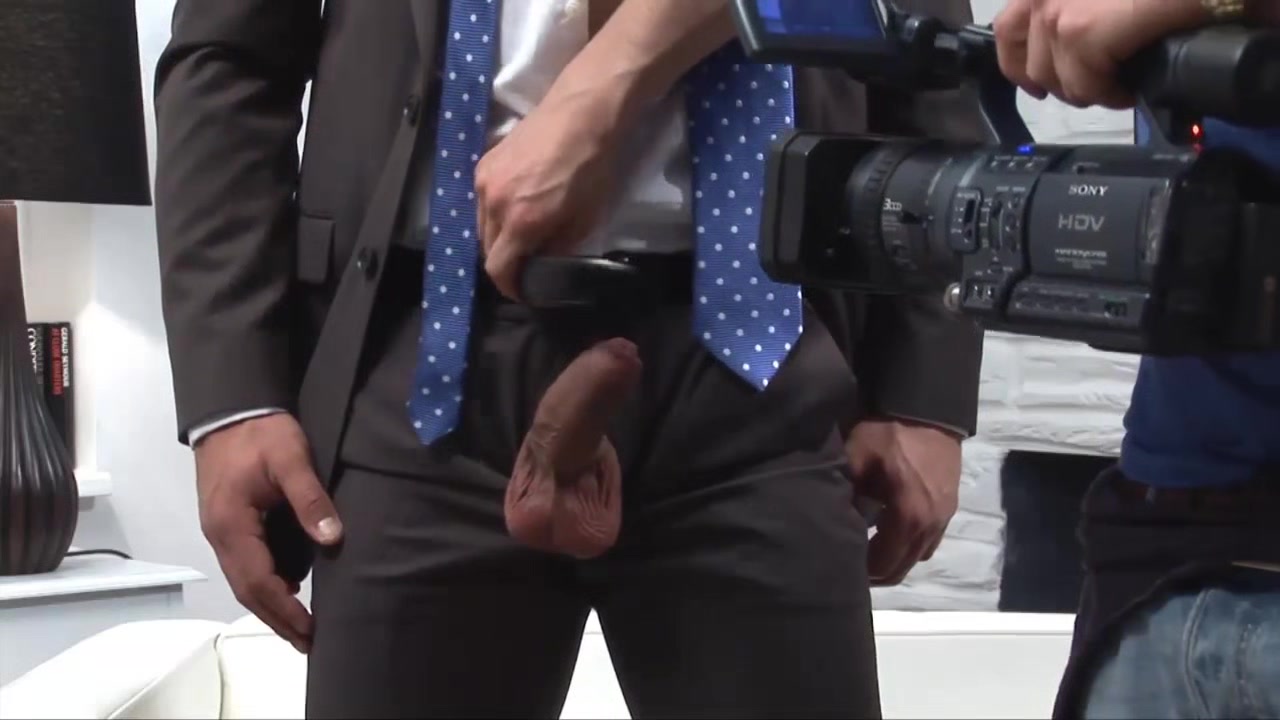 Jake Bolton & The Cameraman - MENatPLAY
