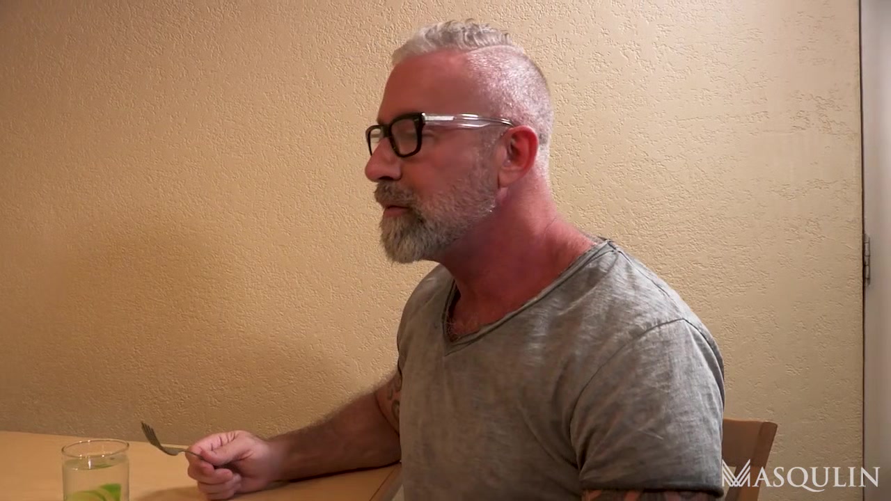 My Hot Roommate - Gay Bareback Video - Masqulin