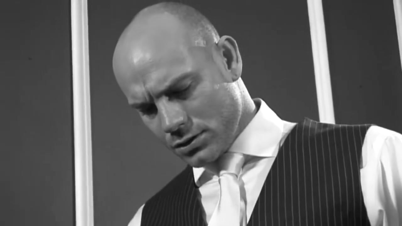 The Tailor: Behind Closed Doors - MENatPLAY