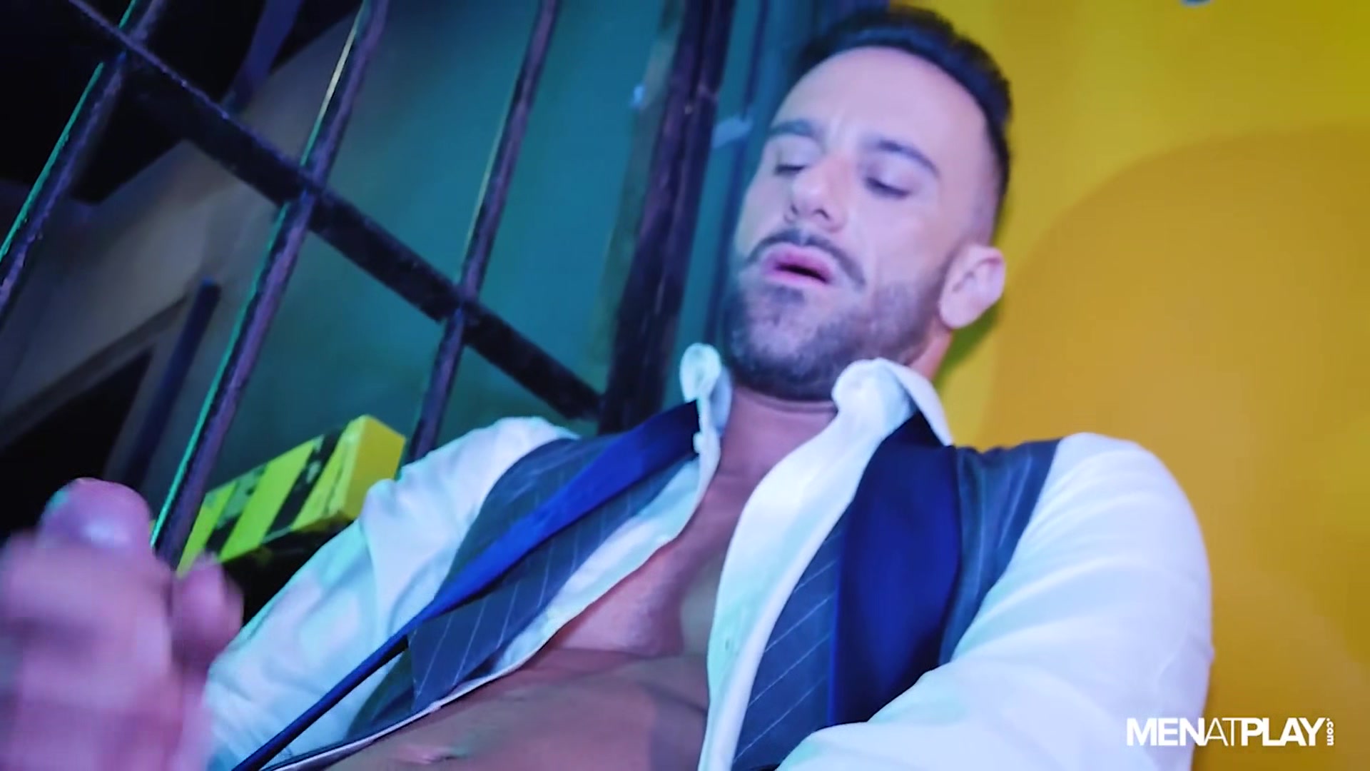 The Gigolo - MENatPLAY