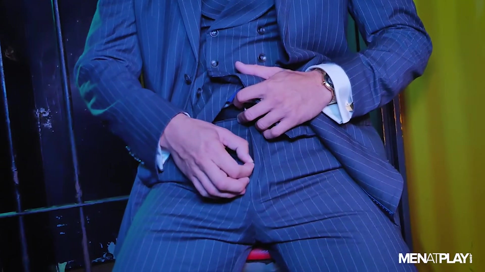 The Gigolo - MENatPLAY