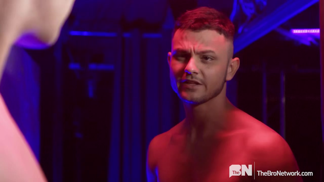 Service Bitch - Gay Bareback Video - Masqulin