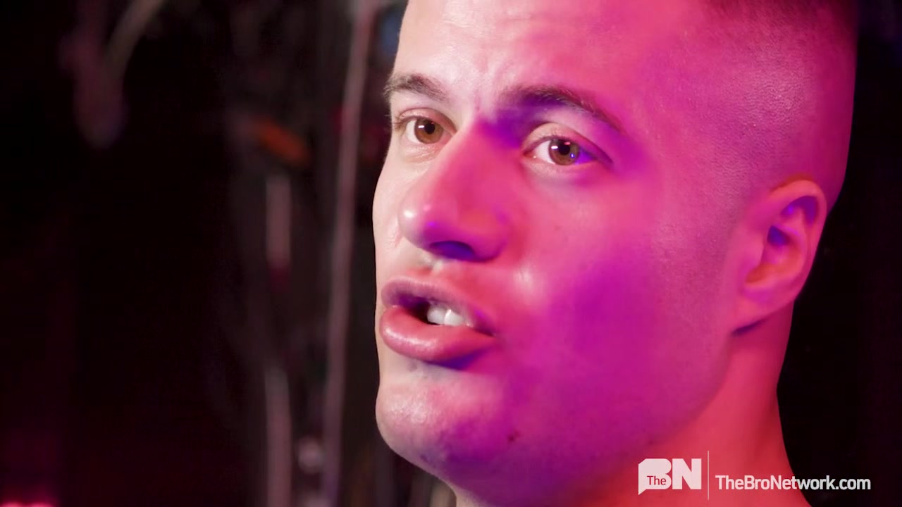 Service Bitch - Gay Bareback Video - Masqulin