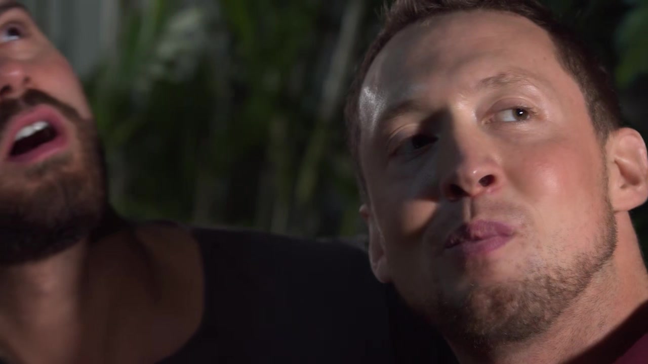 New Year's Swipe - Gay Bareback Video - Masqulin