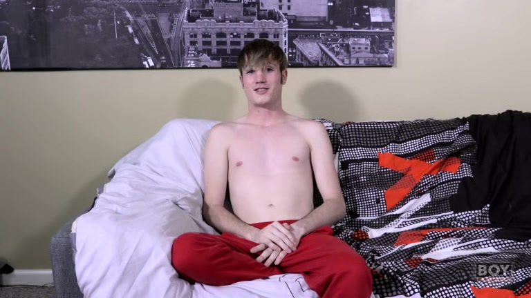 Sexy And Sensual Handjob Sesh With Twink Jasper King