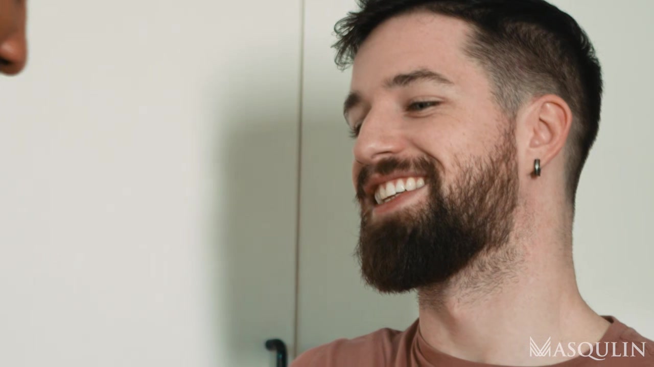 Moving Out - Gay Bareback Video - Masqulin