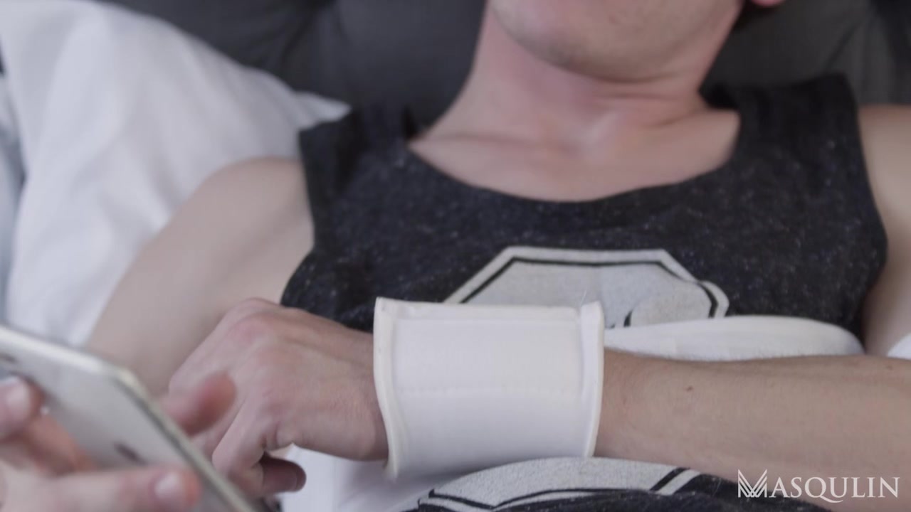 Hairline Fracture - Gay Bareback Video - Masqulin