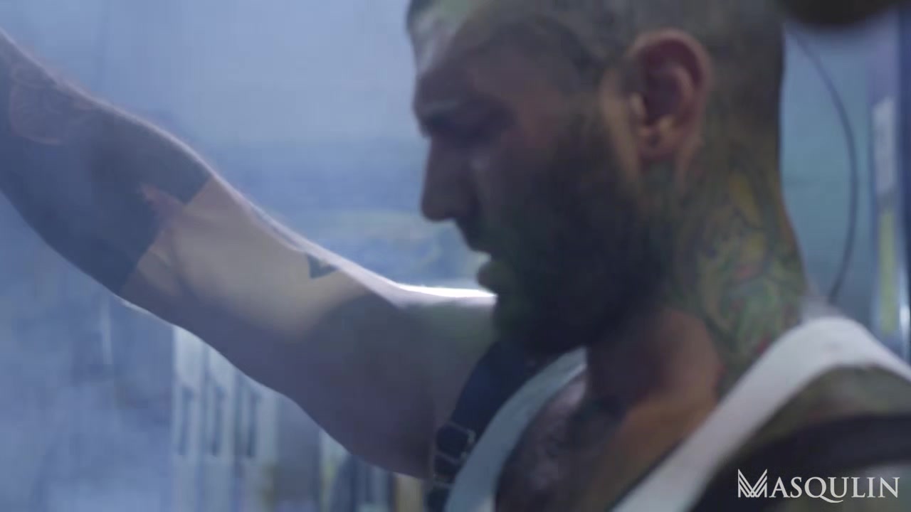 Broke Down Deal - Gay Bareback Video - Masqulin