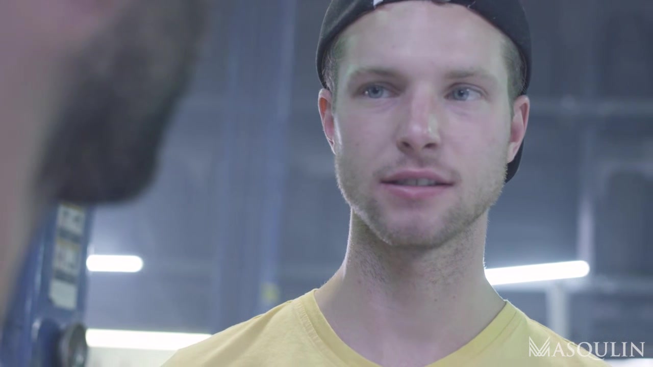 Broke Down Deal - Gay Bareback Video - Masqulin