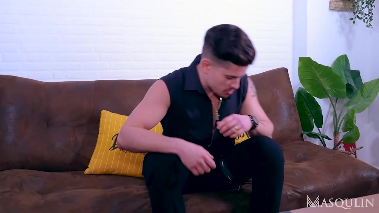 Hot AF: Nestor Canquiz - Gay Bareback Video - Masqulin