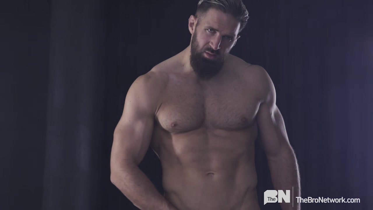 Hot AF: Bradley Virile - Gay Bareback Video - Masqulin