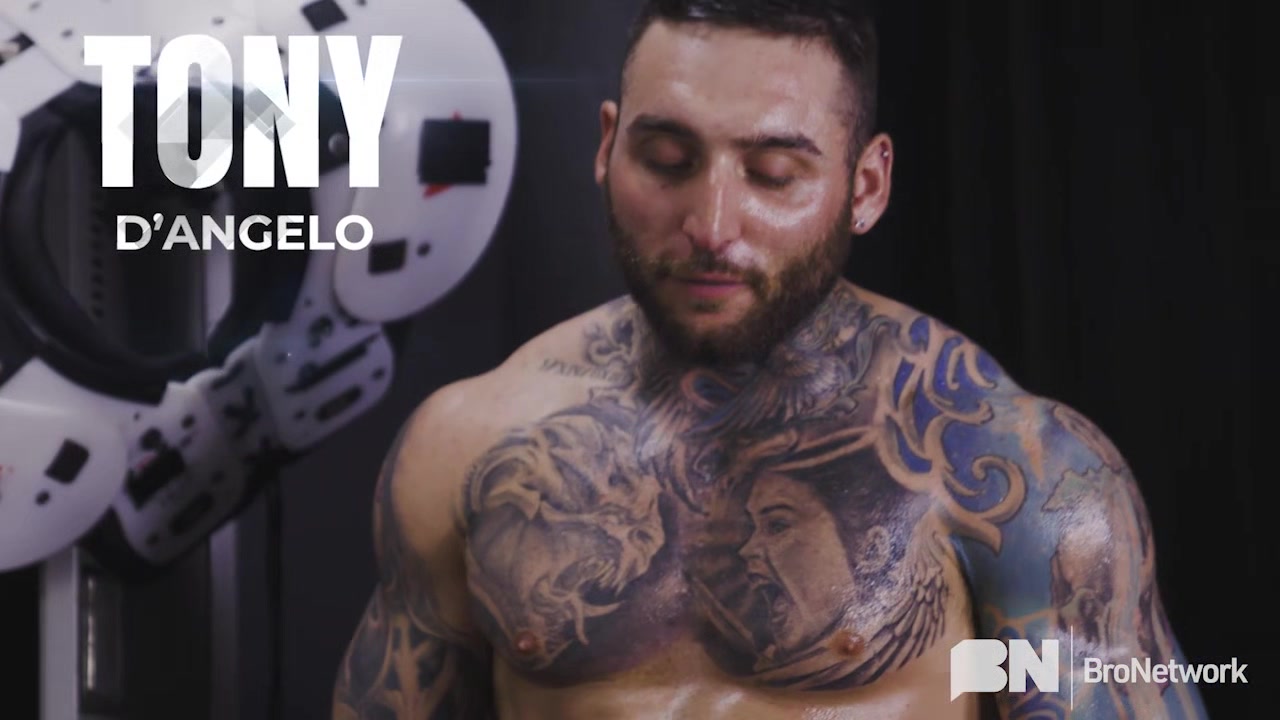Locker Room Confession - Gay Bareback Video - Masqulin