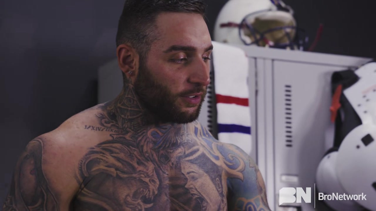 Locker Room Confession - Gay Bareback Video - Masqulin